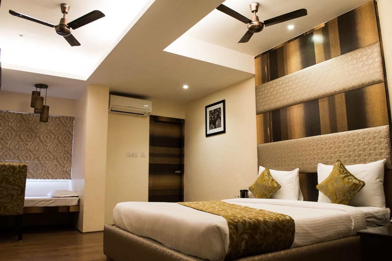 The Majestic Suites โกลกาตา ภายนอก รูปภาพ